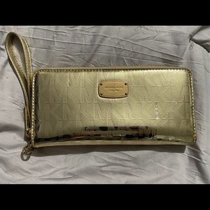 Michael Kors Metallic gold wallet